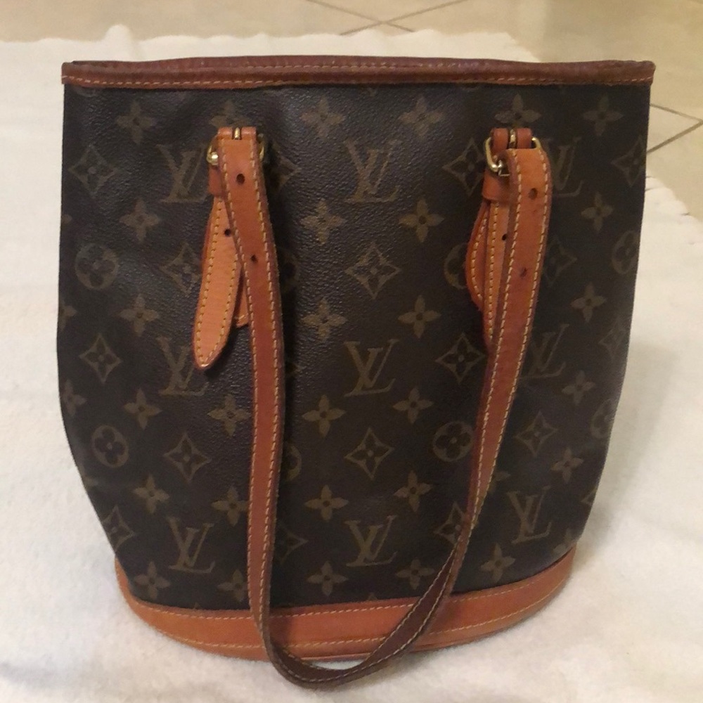 *SOLD *Vintage Louis Vuitton Bucket Bag